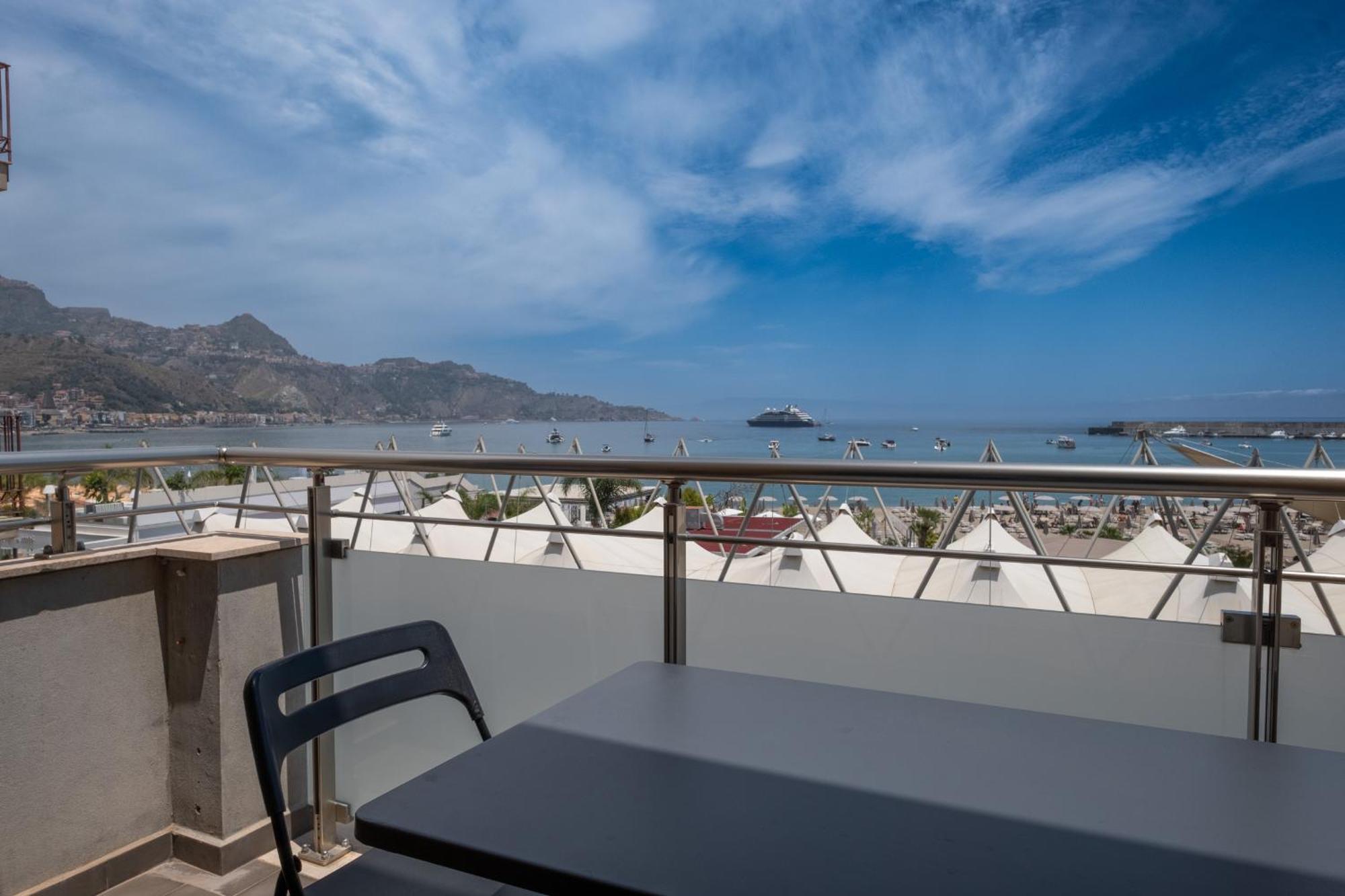 Apple House Apartment จีอาร์ดีนี นักซอส ภายนอก รูปภาพ