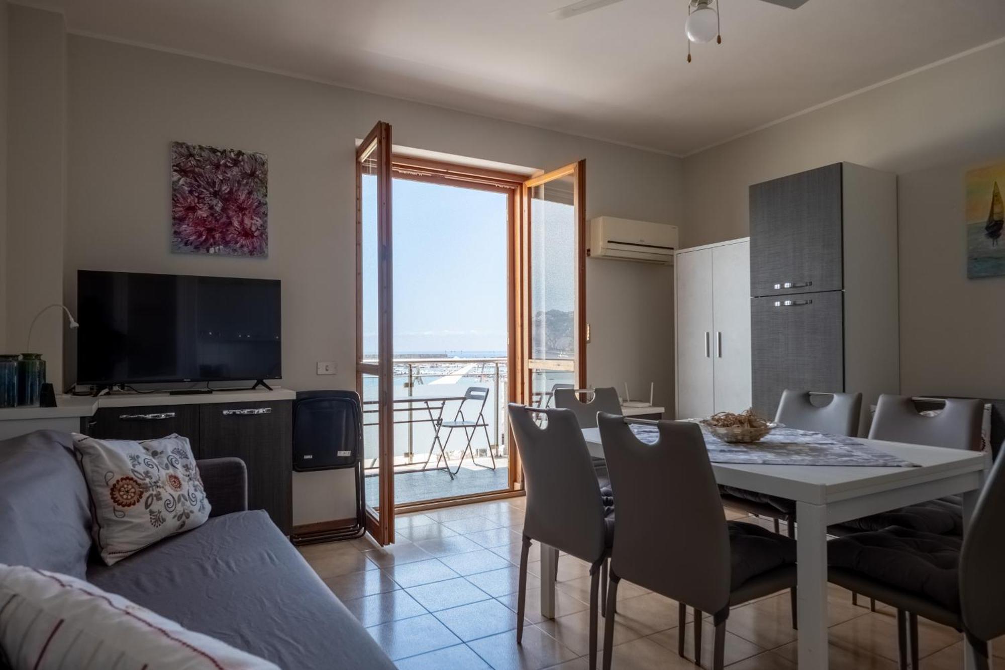 Apple House Apartment จีอาร์ดีนี นักซอส ภายนอก รูปภาพ